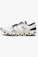 On Running CLOUD X 3 WMNS "IVORY"